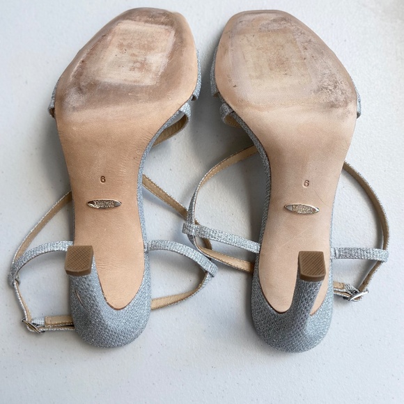 Badgley Mischka Gorgeous Women’s Silver Fabric Cross Strap Ebiza Pumps Size 9 - Picture 6 of 11